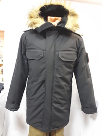 Куртка зимняя с капюшоном на меховой опу